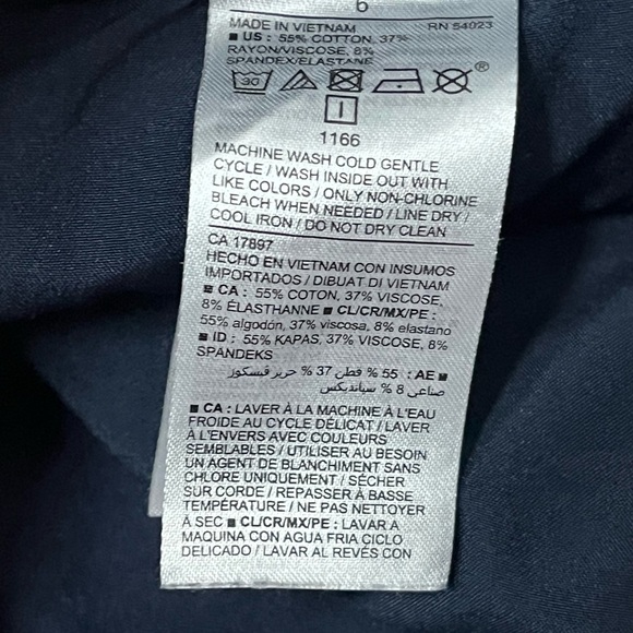 - Old Navy High Rise Pixie pants, size 6 - Picture 5 of 6